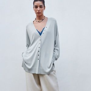 🤍 ZARA Gray Knit Minimalist Oversized Buttoned Cardigan
